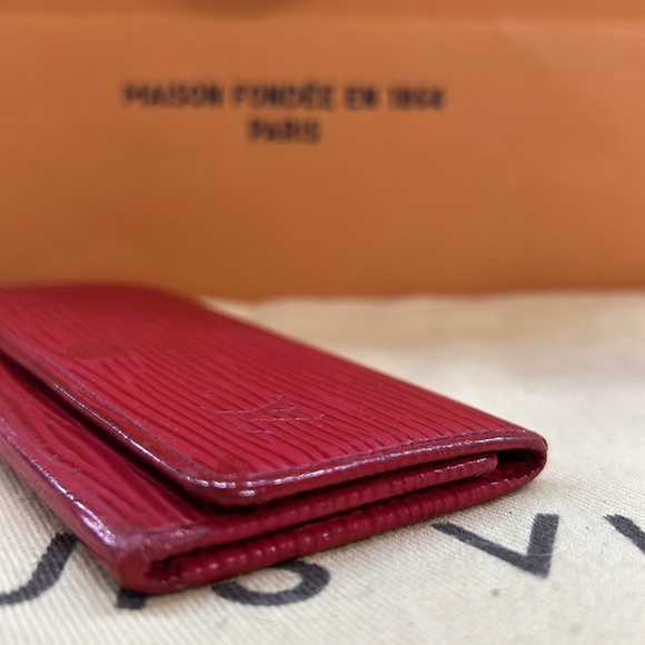 100% Authentic Louis Vuitton Red Epi Leather 4 Key Cles - Picture 4 of 11